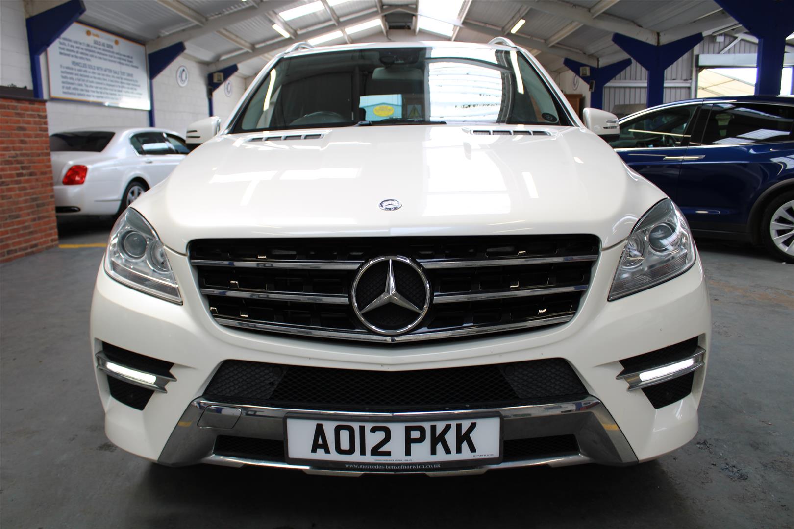 12 12 Mercedes ML350 Sport Bluetec - Image 2 of 35