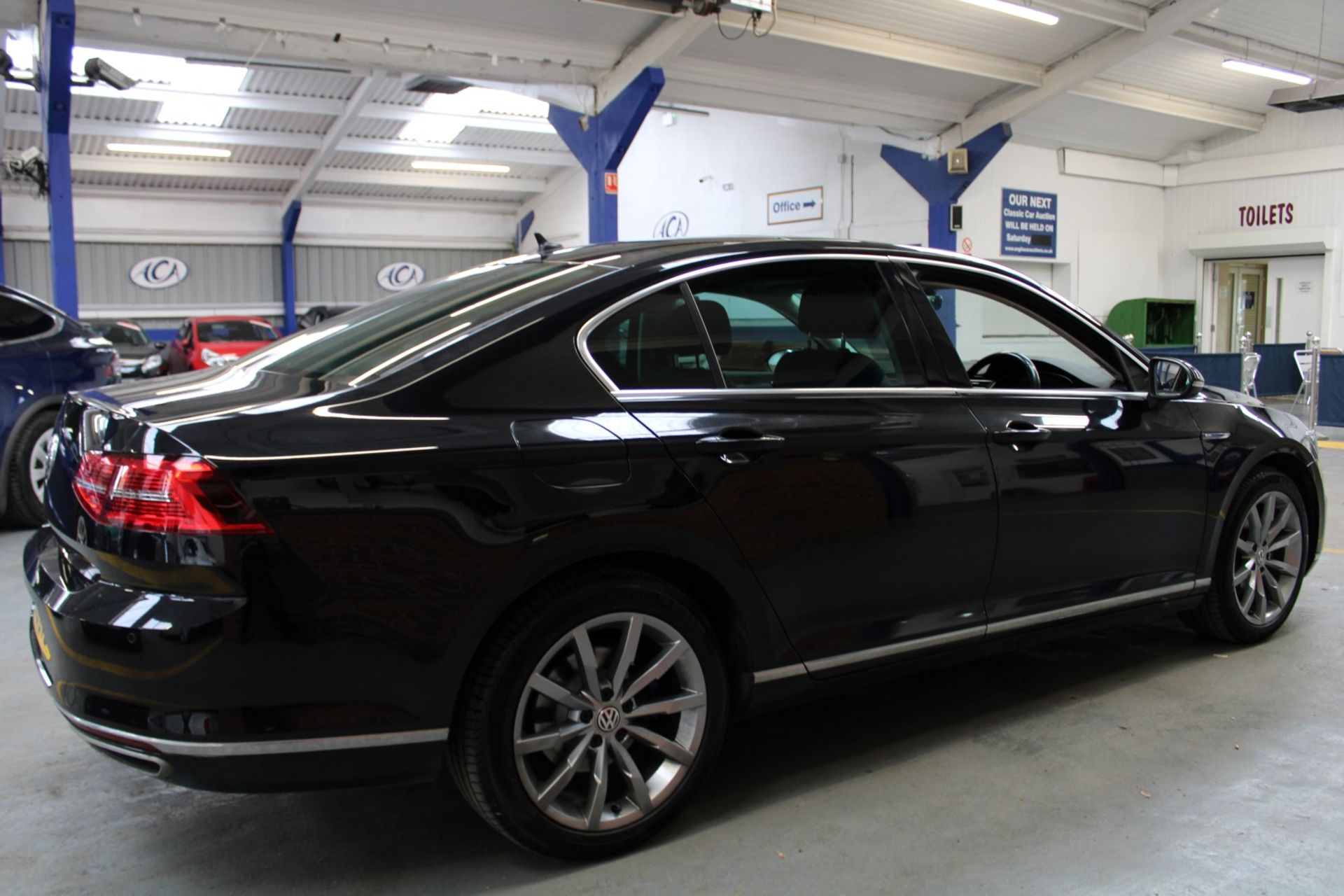 18 18 VW Passat GTE Advance - Image 29 of 32