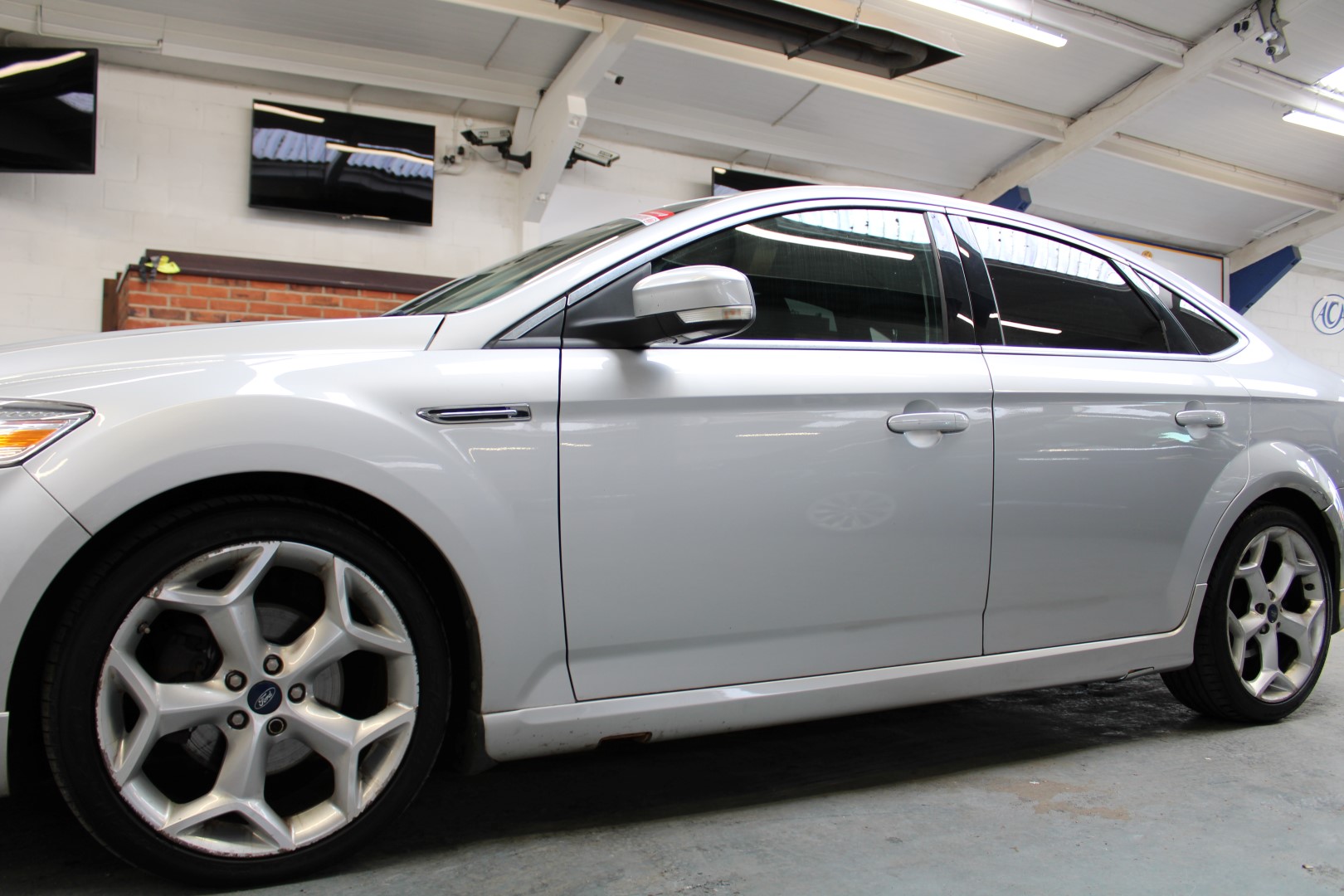 61 11 Ford Mondeo Titanium X Sport T - Image 24 of 34