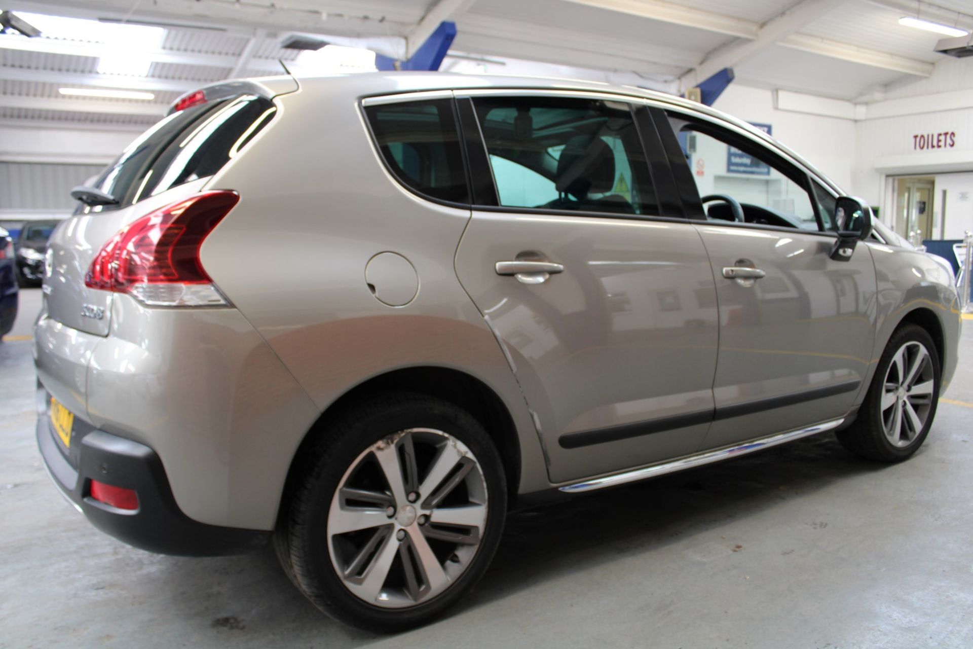 16 16 Peugeot 3008 Allure Blue HDI - Image 28 of 33