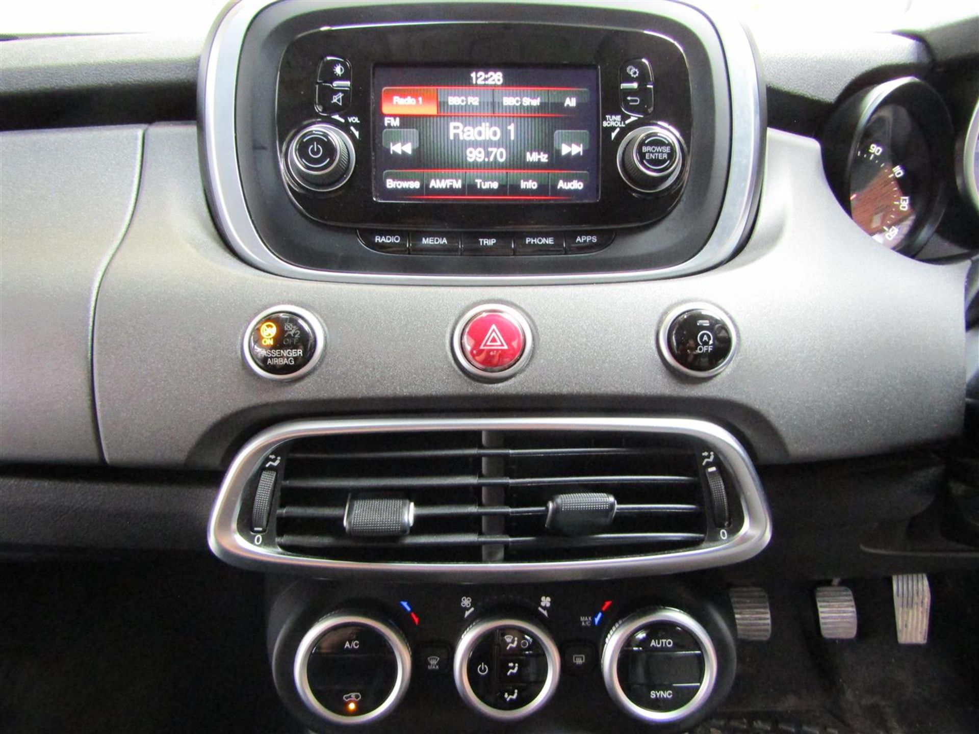 15 15 Fiat 500X Cross Multijet - Image 9 of 31