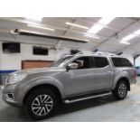 17 17 Nissan Navara Tekna DCI Auto