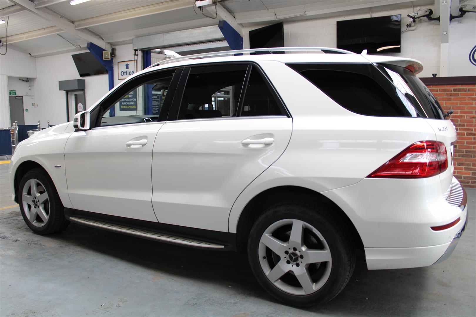 12 12 Mercedes ML350 Sport Bluetec - Image 33 of 35