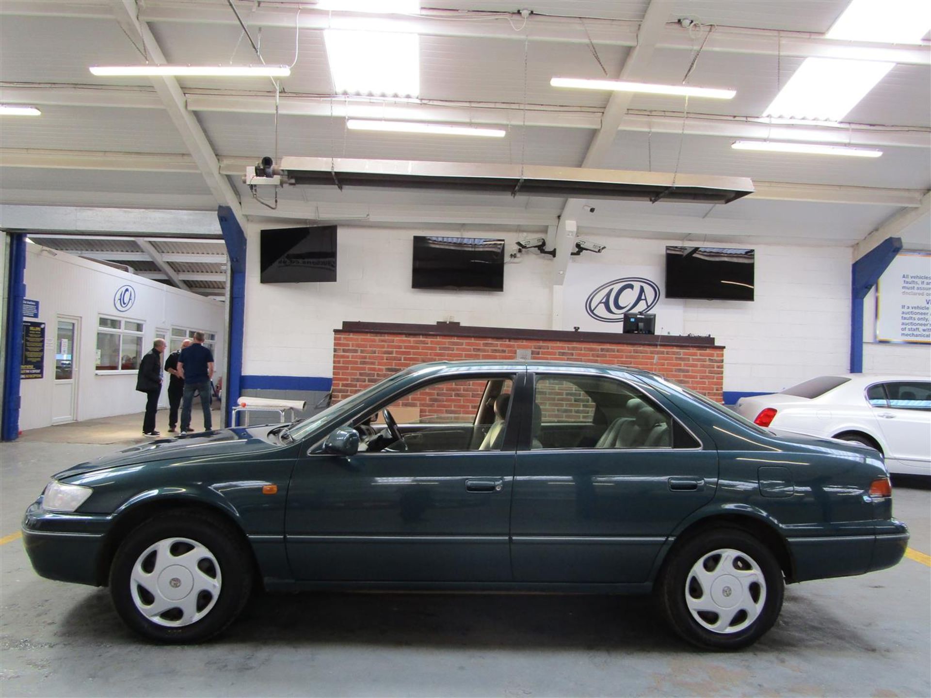 1997 Toyota Camry 2.2I - Image 2 of 37