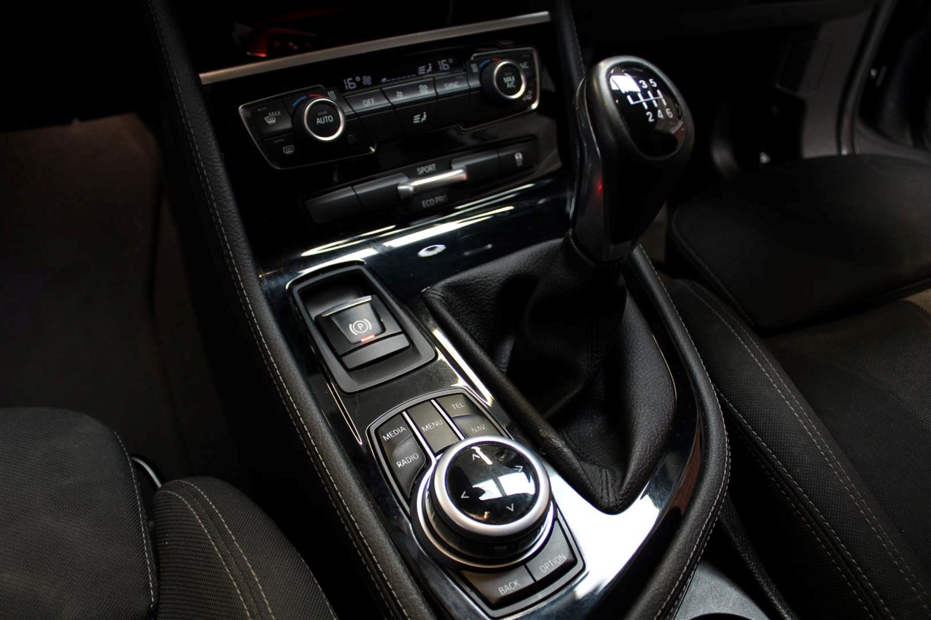 17 17 BMW 216D Sport - Image 16 of 40