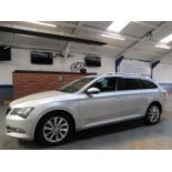 17 17 Skoda Superb SE Business TDI