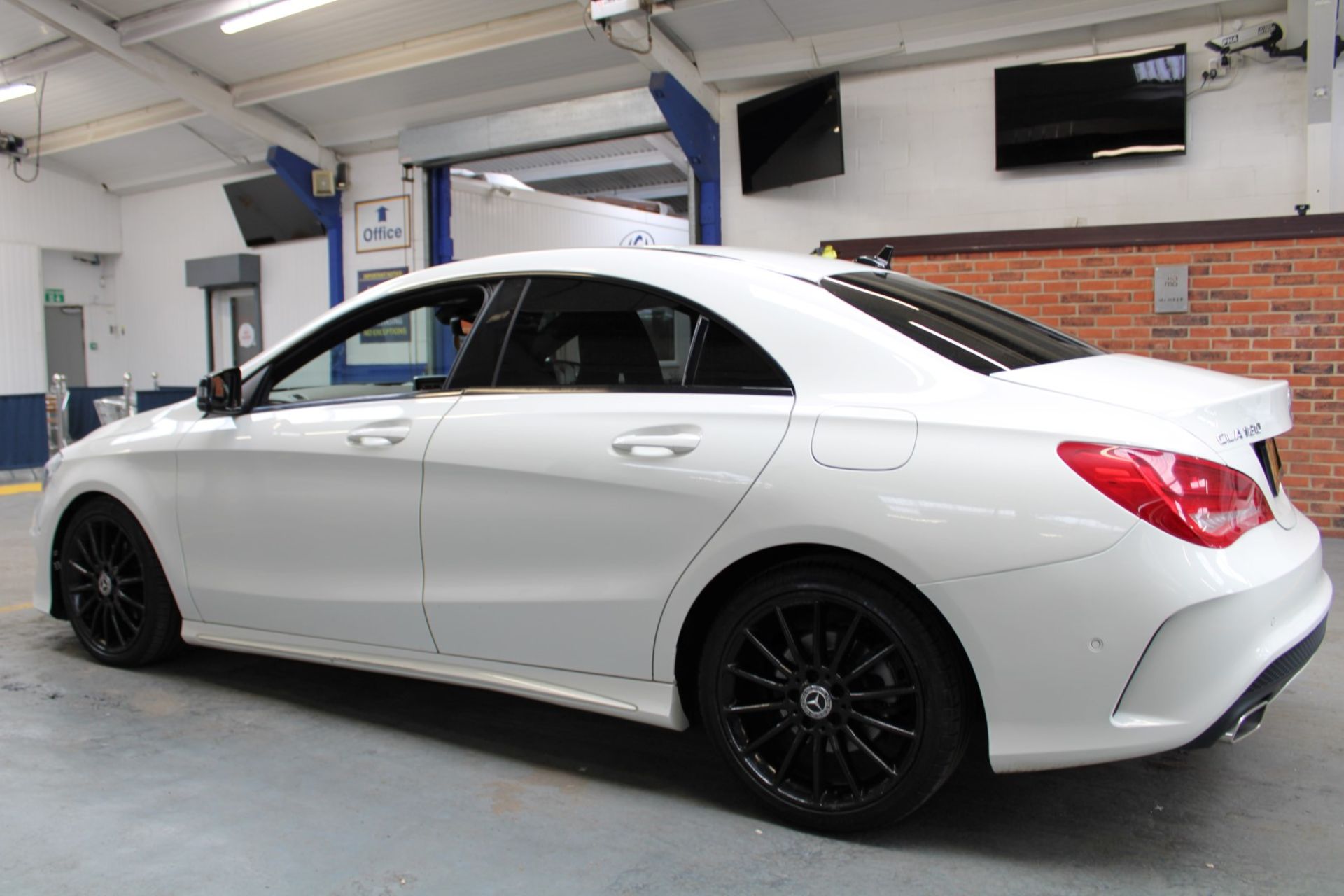 64 15 Mercedes CLA180 AMG Sport Auto - Image 29 of 30