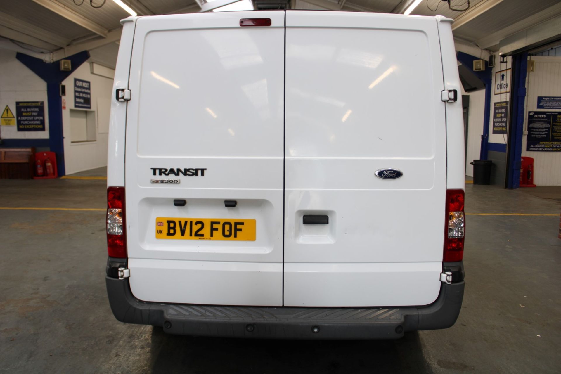 12 12 Ford Transit 85 T300M FWD - Image 25 of 28