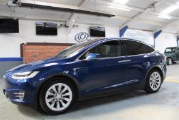 18 18 Tesla Model X 75D