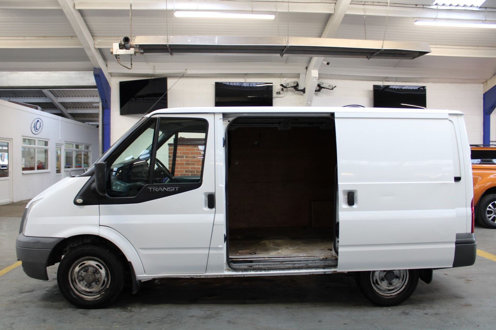 12 12 Ford Transit 85 T300M FWD - Image 27 of 28