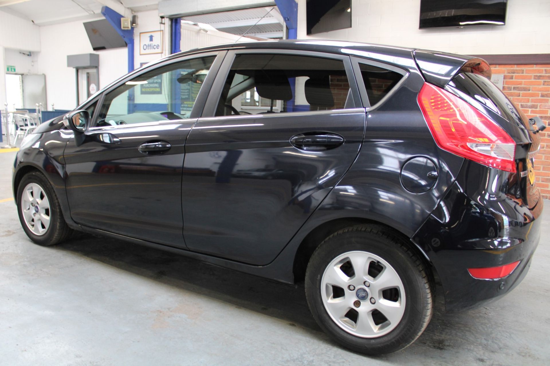 62 12 Ford Fiesta Titanium Eco II TD - Image 32 of 33