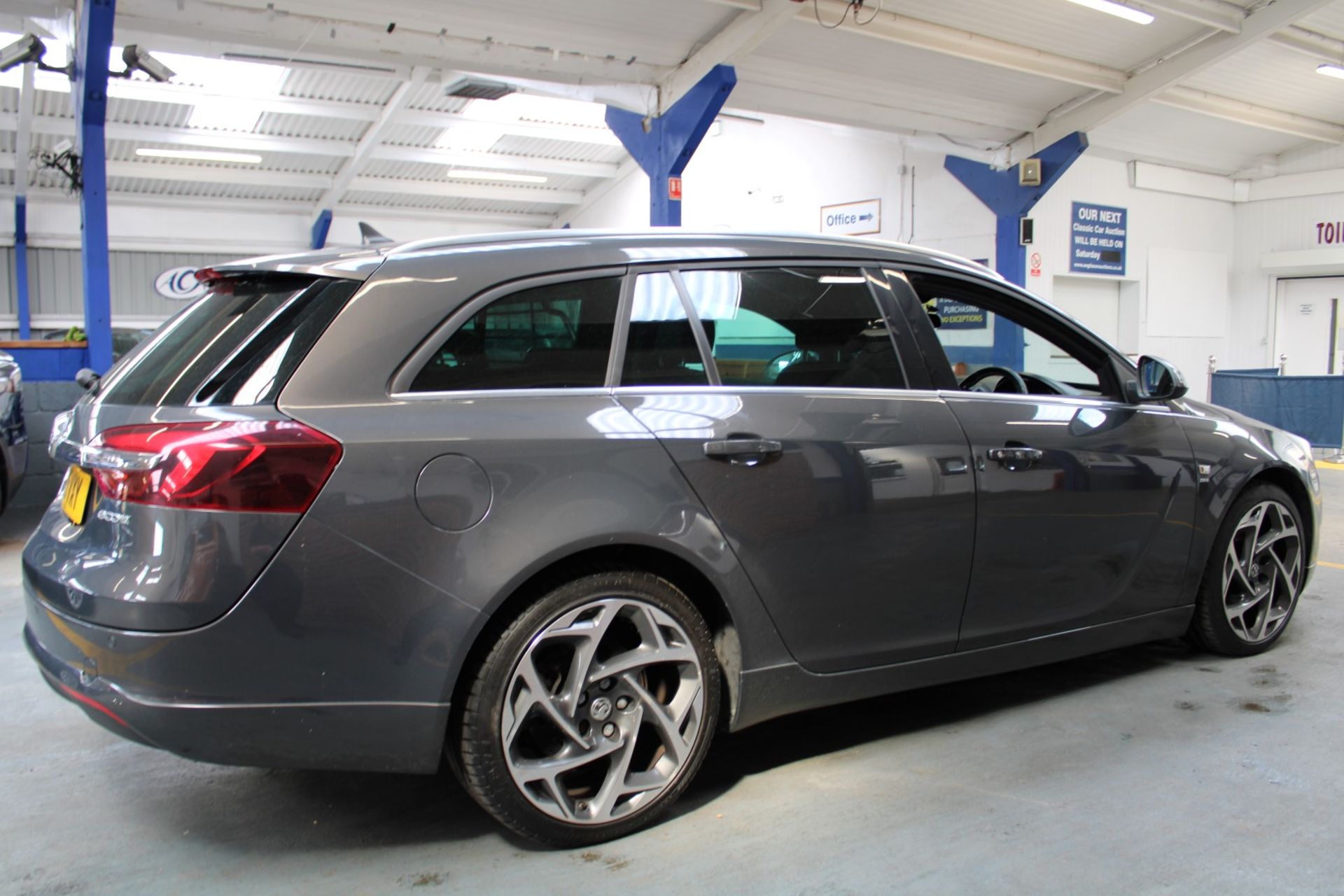 15 15 Vauxhall Insignia SRI Nav VX - Image 35 of 40