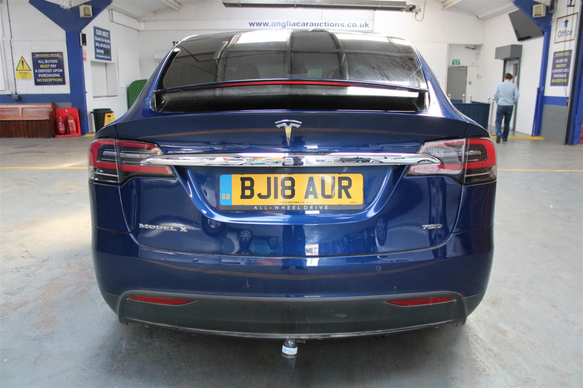 18 18 Tesla Model X 75D - Image 38 of 43