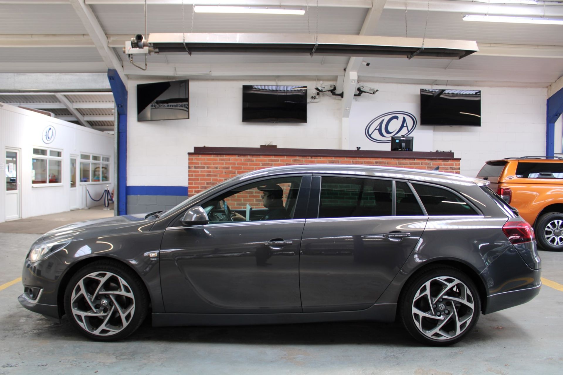 15 15 Vauxhall Insignia SRI Nav VX - Image 40 of 40