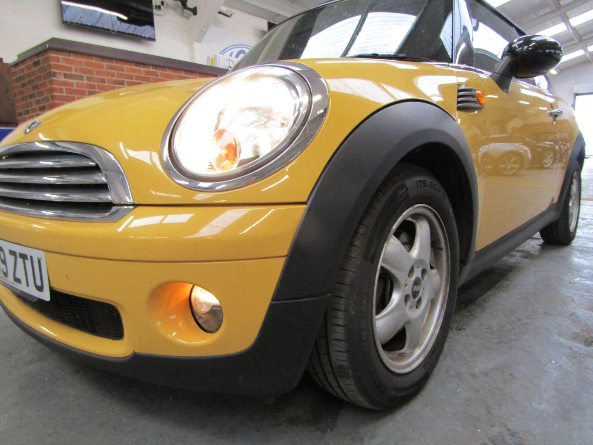 59 09 Mini Cooper - Image 5 of 19