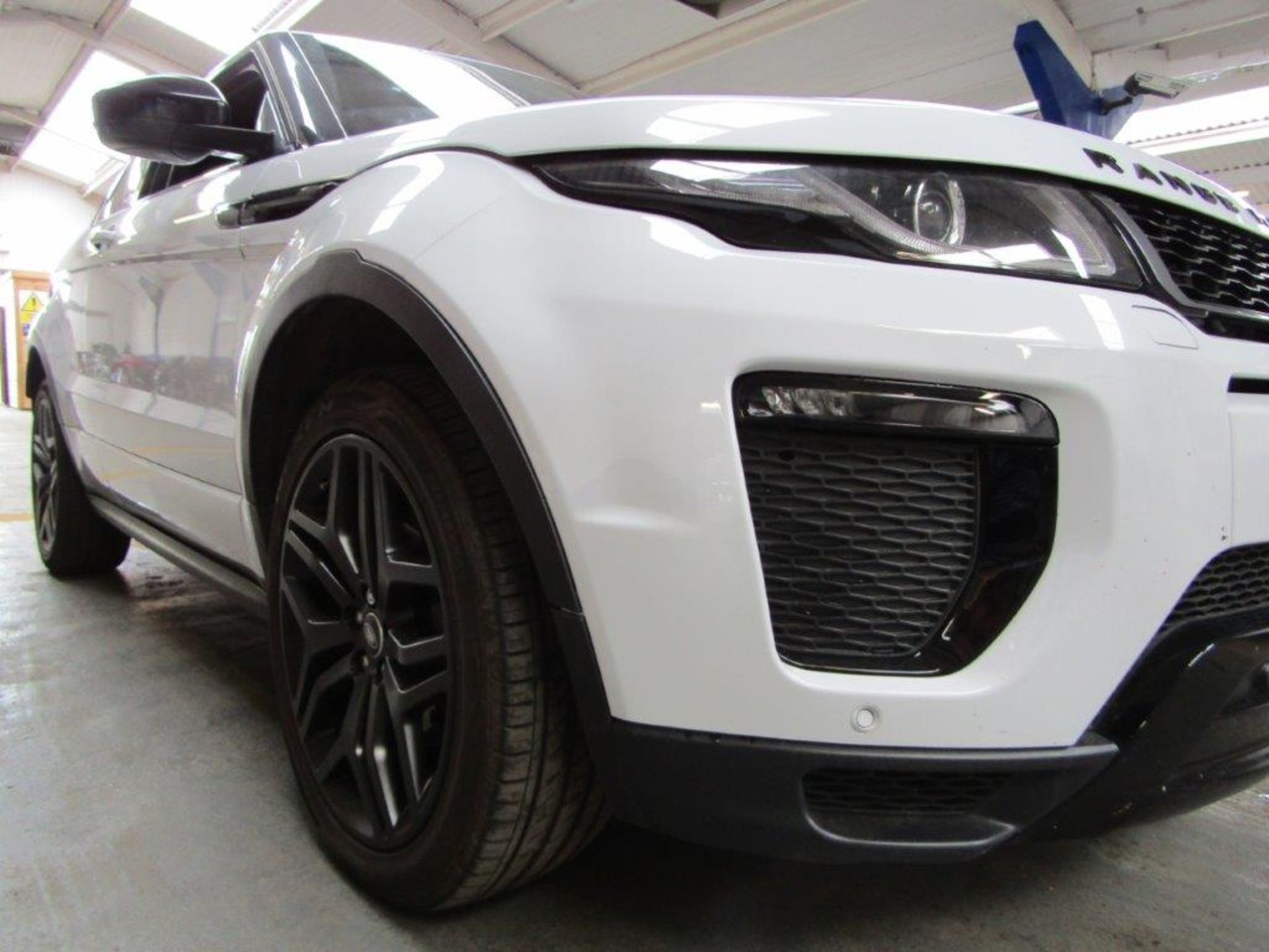 16 16 Range Rover Evoque HSE Dyn - Image 26 of 33