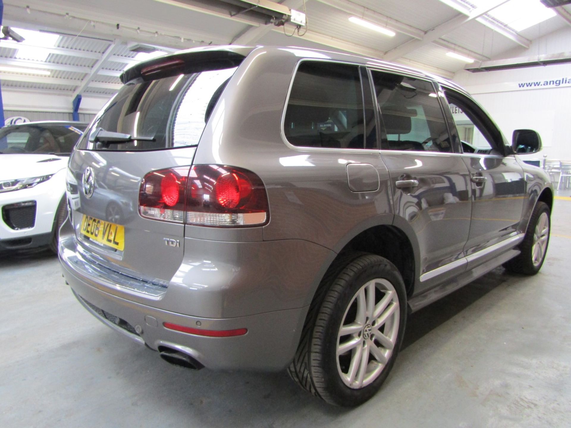 08 08 VW Touareg Altitude TDI - Image 20 of 24