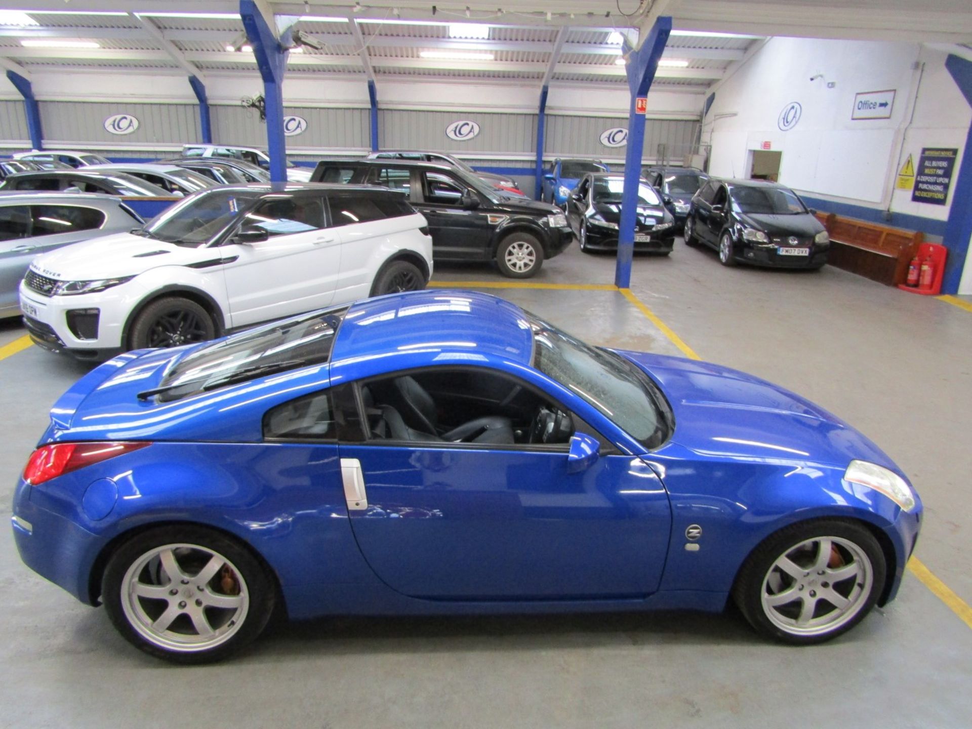 54 04 Nissan 350Z - Image 6 of 29