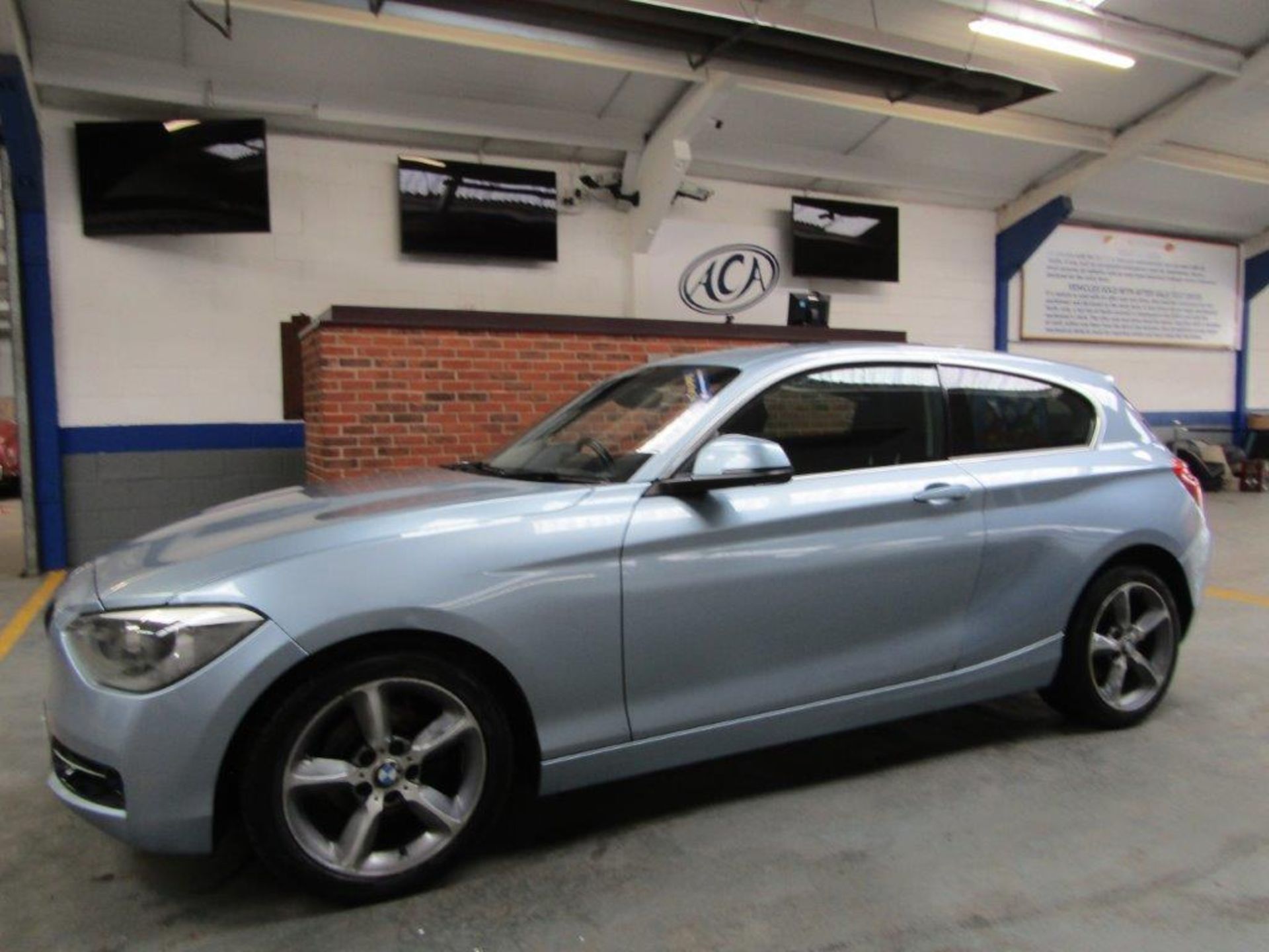 13 13 BMW 116D Sport