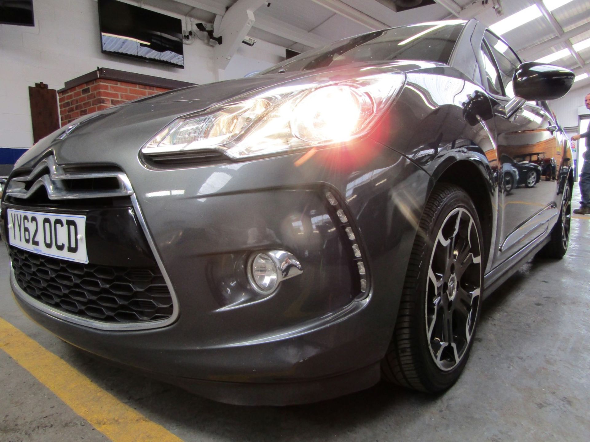 12 62 Citroen DS3 D STYLE E HDI - Image 4 of 12