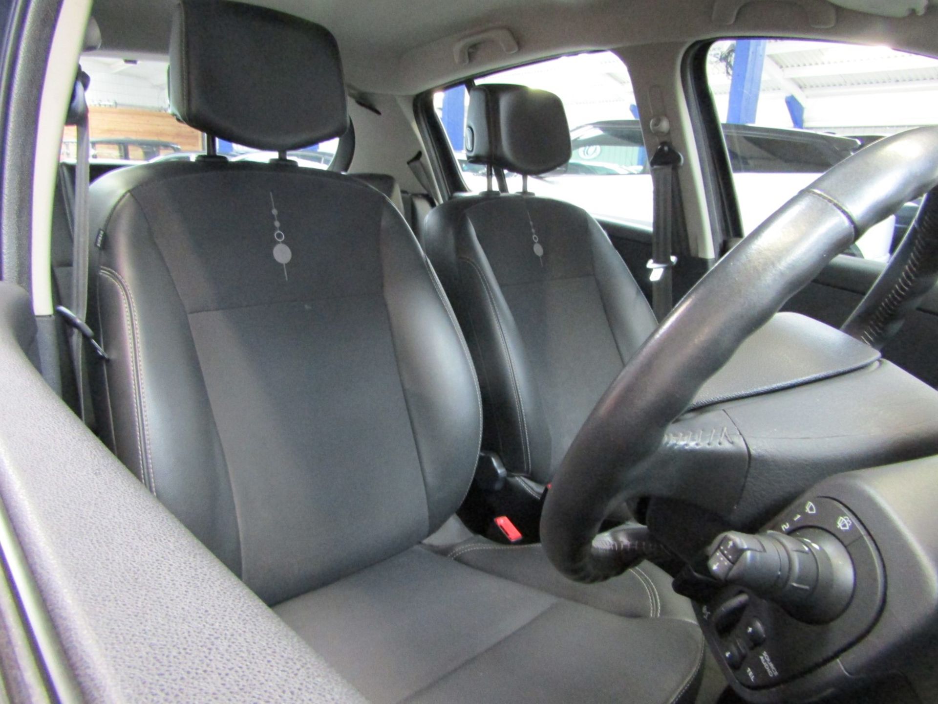 12 12 Renault Clio Dyn Tomtom - Image 12 of 19