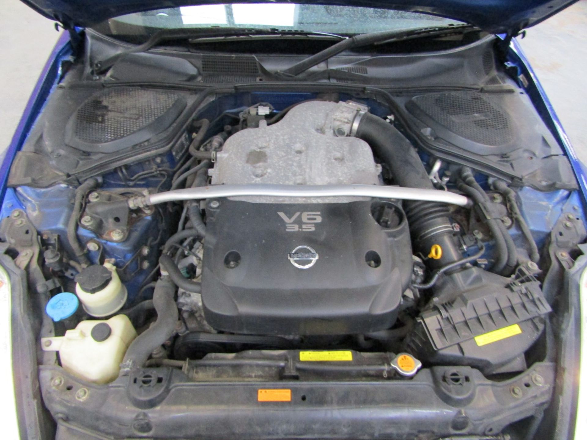 54 04 Nissan 350Z - Image 7 of 29