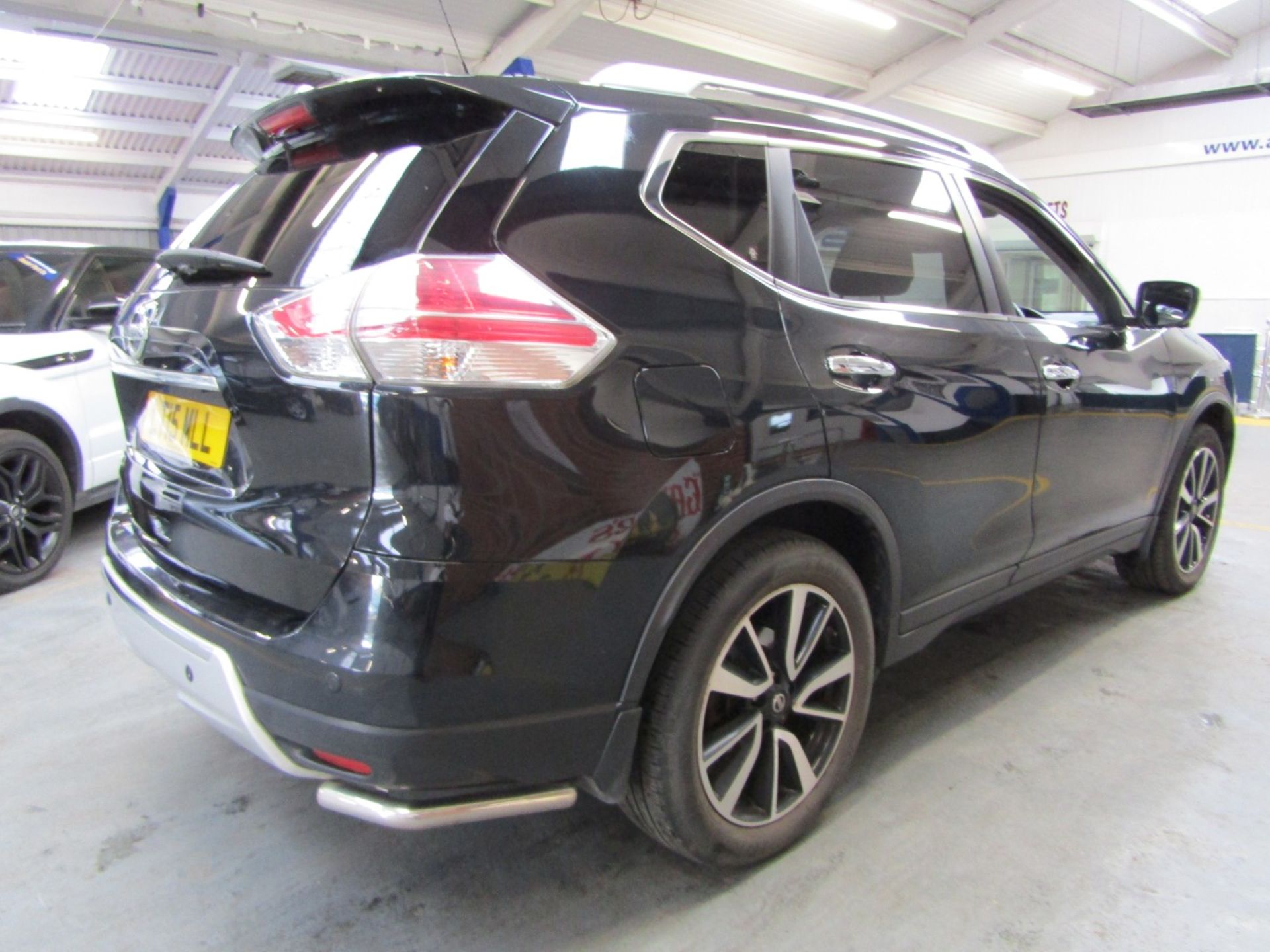 15 15 Nissan X-Trail Tekna DCI CVT - Image 25 of 29