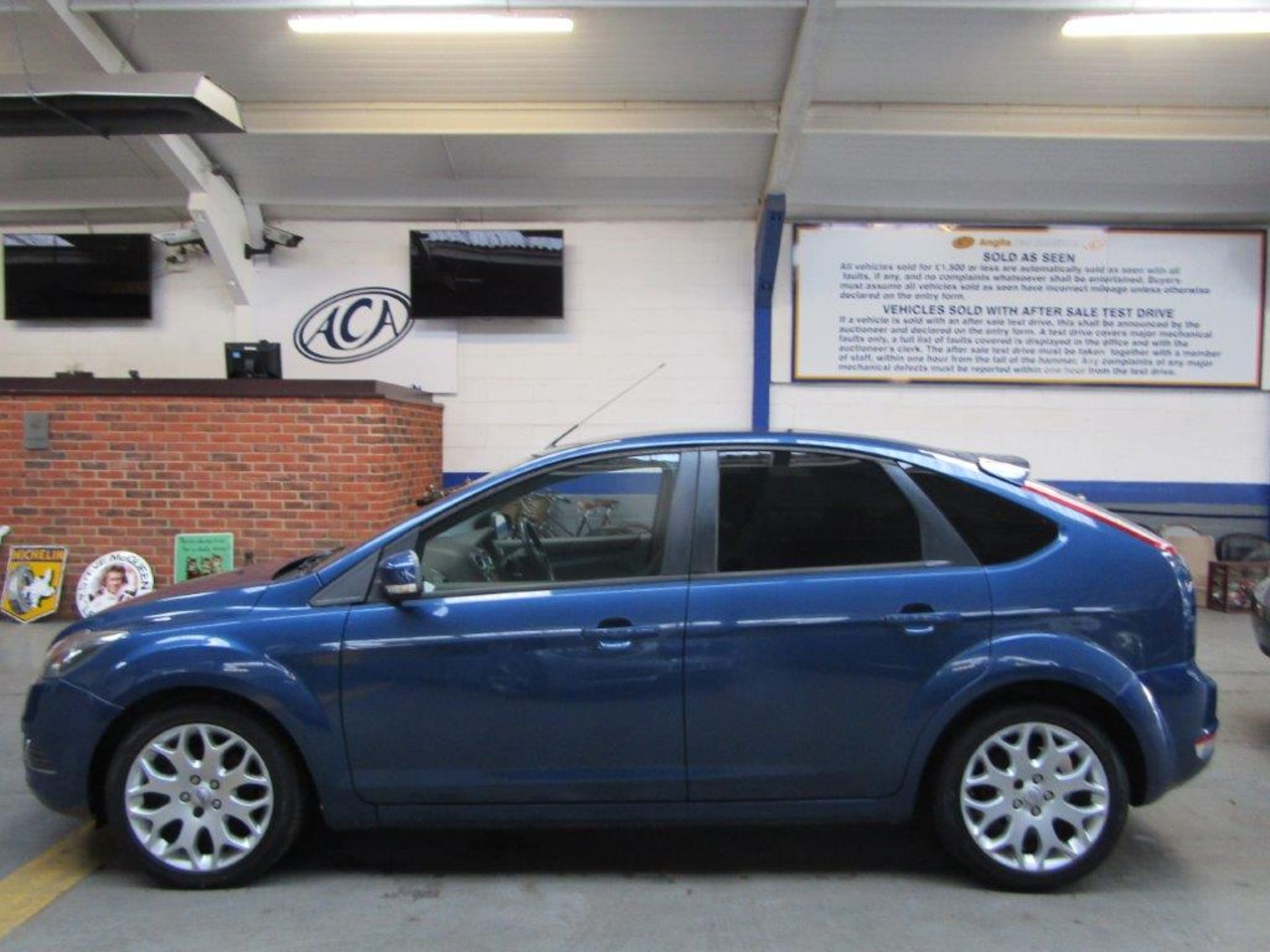 10 10 Ford Focus Zetec 100 - Image 18 of 18