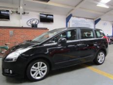 12 12 Peugeot 5008 Active HDI