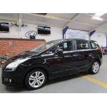 12 12 Peugeot 5008 Active HDI