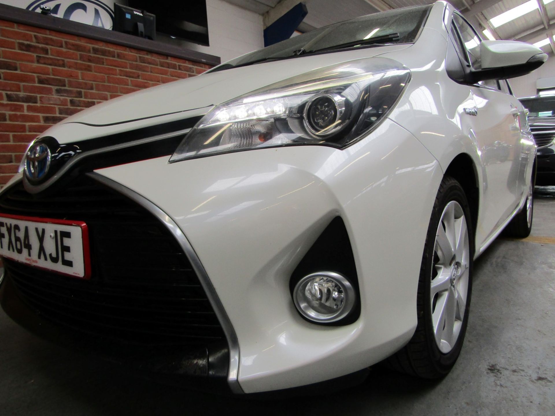 64 14 Toyota Yaris Hybrid Excel - Image 10 of 26