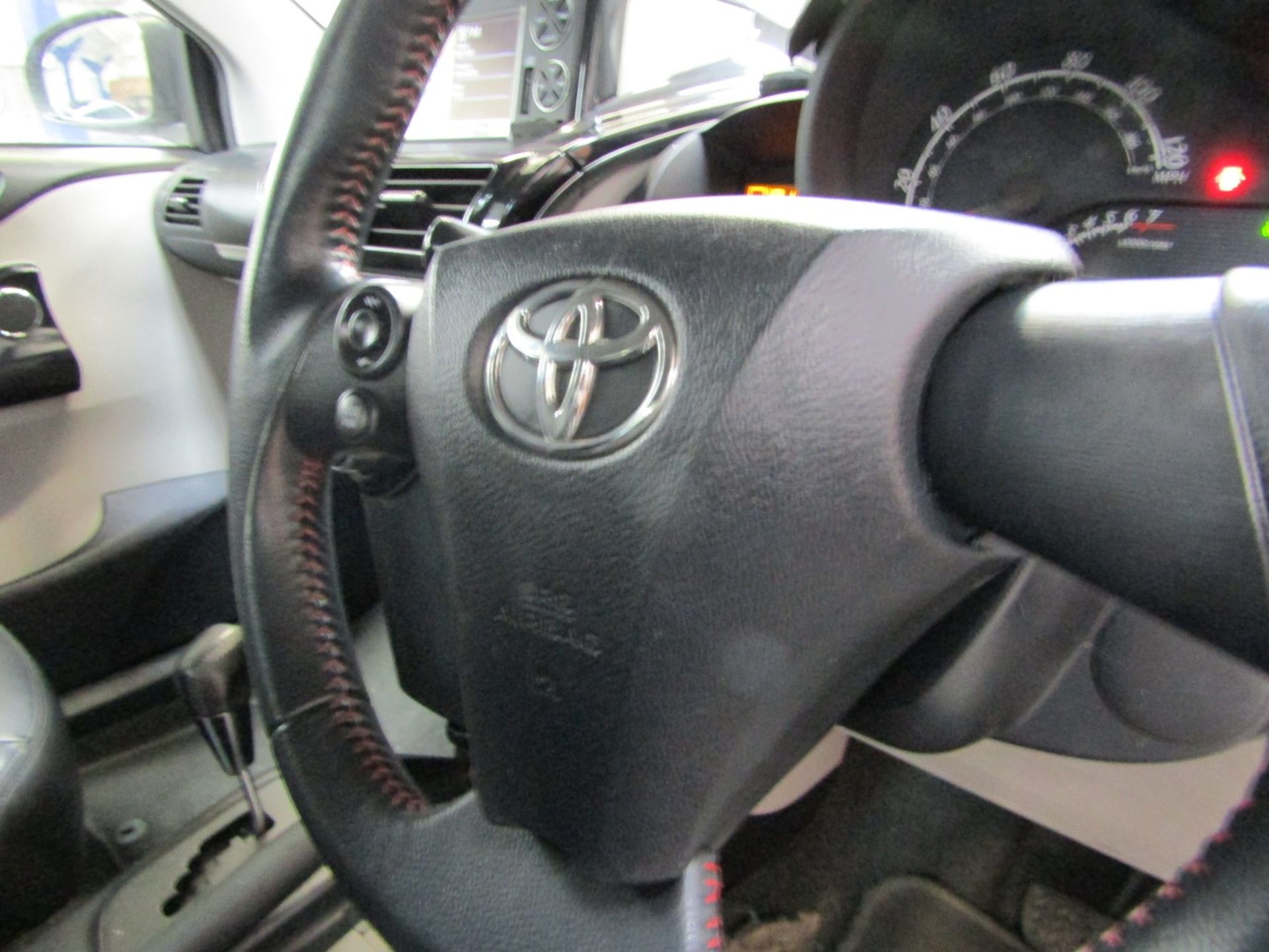 13 13 Toyota IQ2 VVT CVT - Image 18 of 27