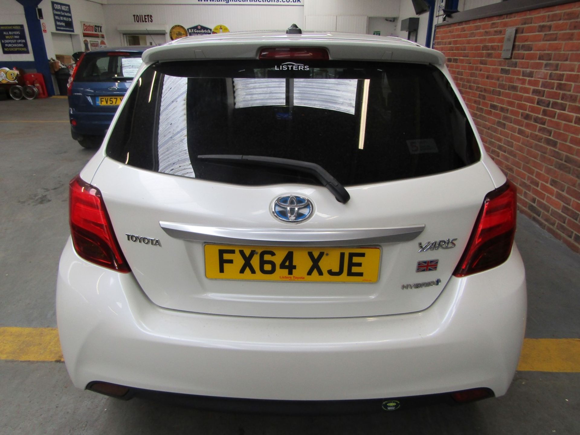 64 14 Toyota Yaris Hybrid Excel - Image 25 of 26