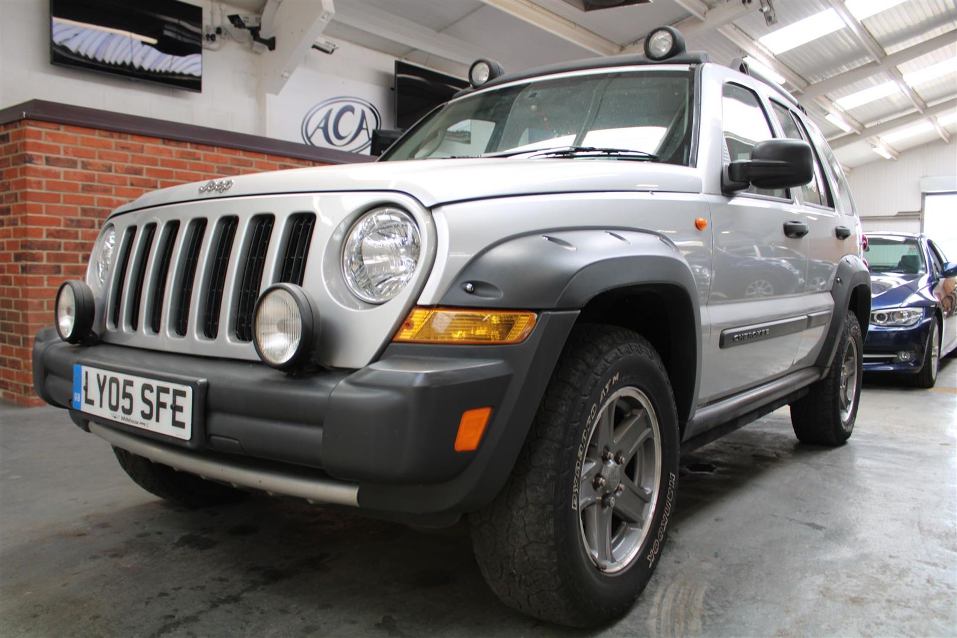 05 05 Jeep Cherokee Renegade CRD - Image 21 of 35