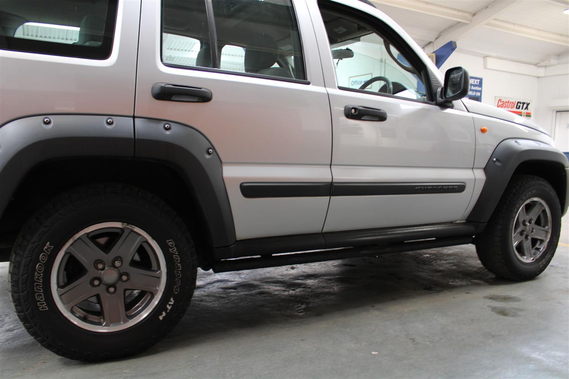 05 05 Jeep Cherokee Renegade CRD - Image 27 of 35