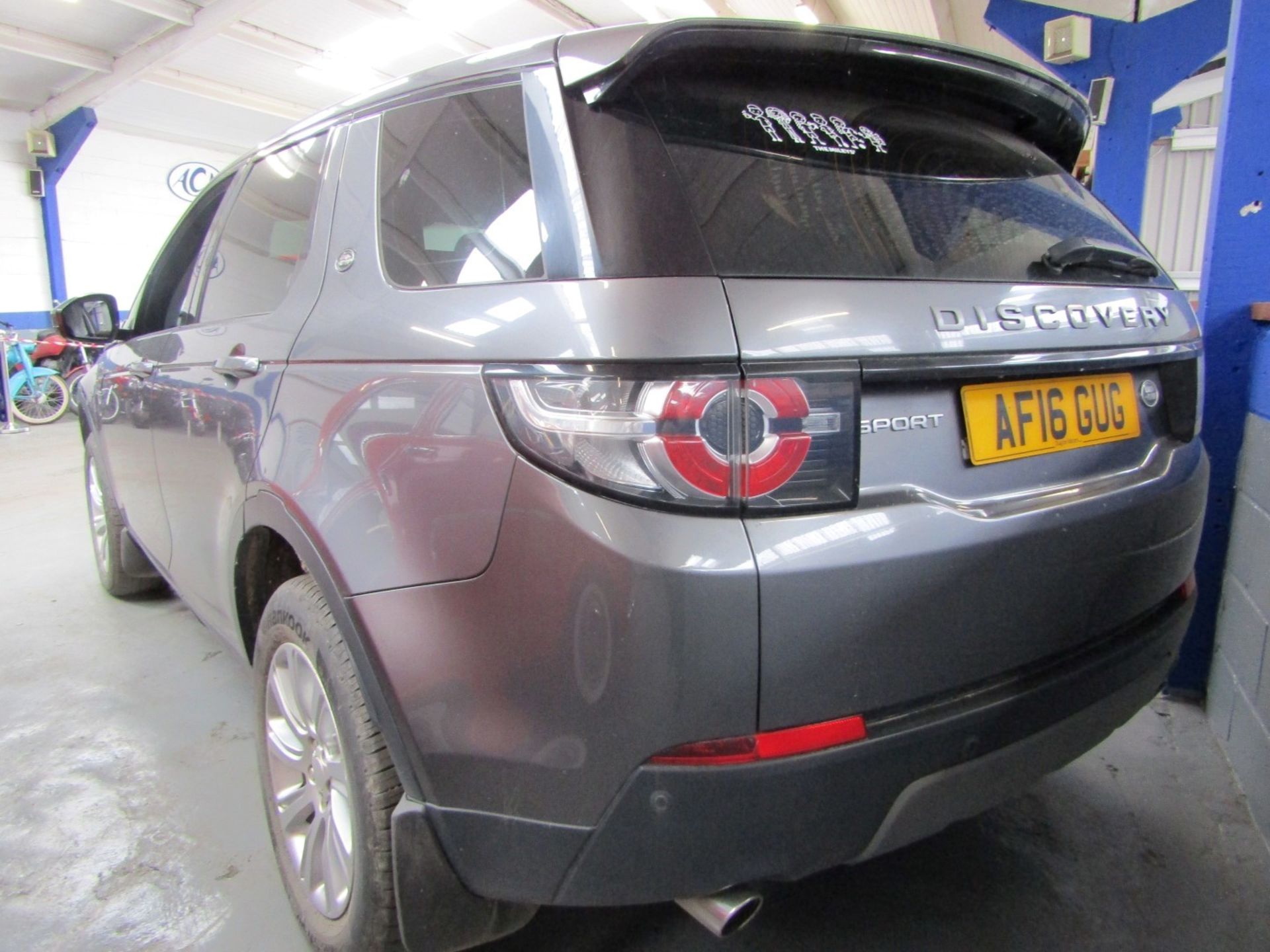 16 16 L/Rover Discovery Sport SE TD4 - Image 20 of 23