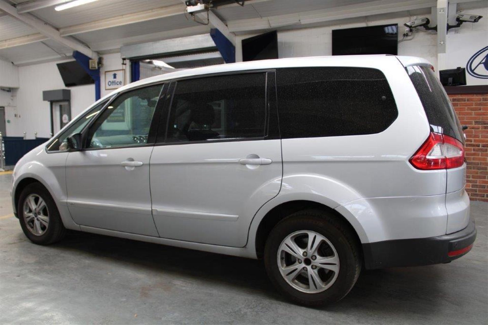 59 09 Ford Galaxy Zetec TDCI Auto - Image 35 of 36