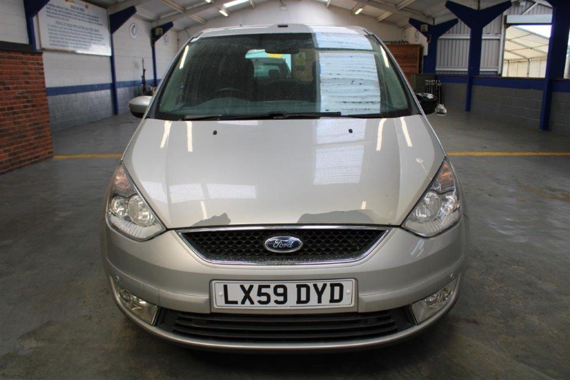 59 09 Ford Galaxy Zetec TDCI Auto - Image 2 of 36