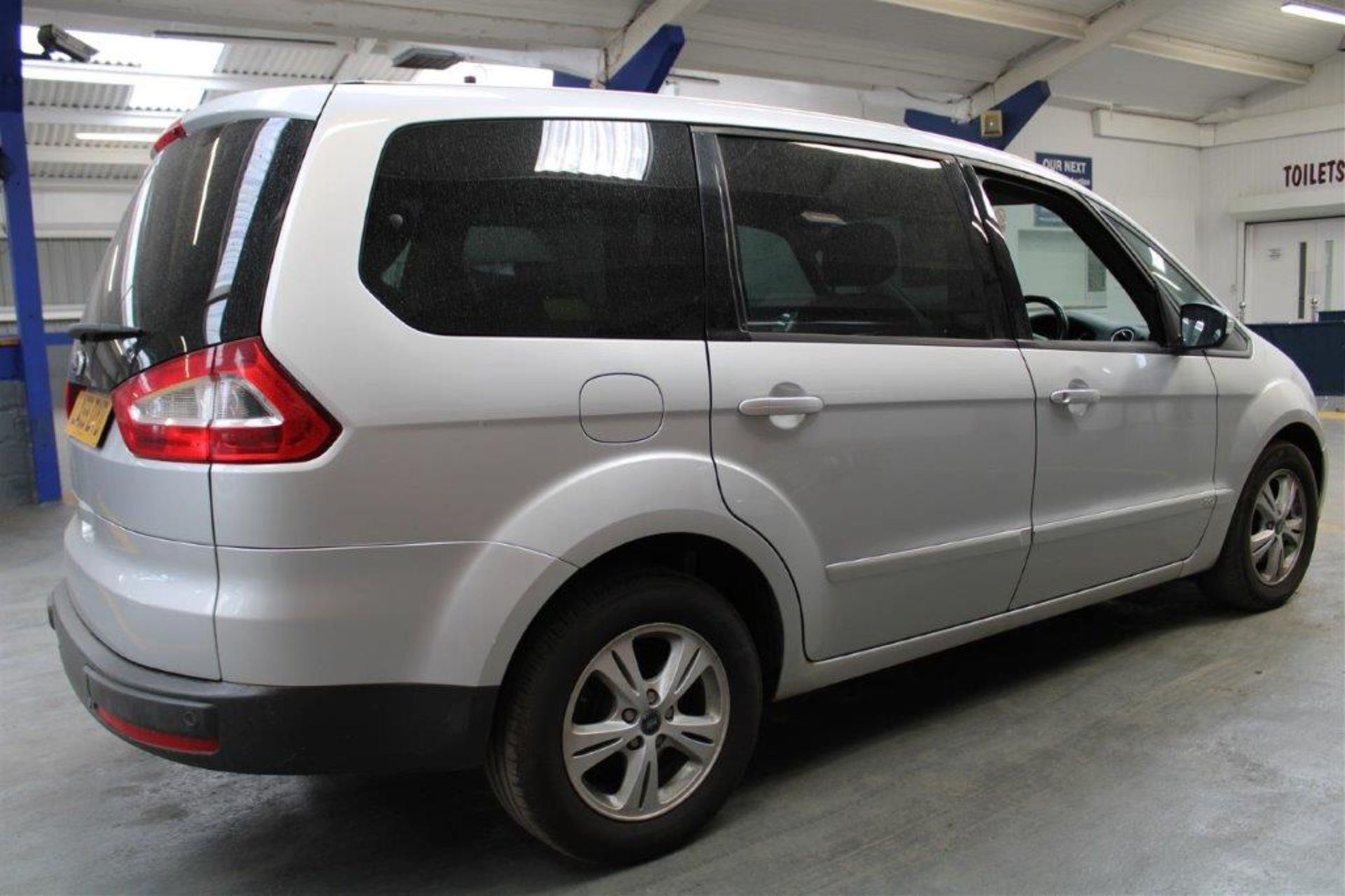 59 09 Ford Galaxy Zetec TDCI Auto - Image 31 of 36