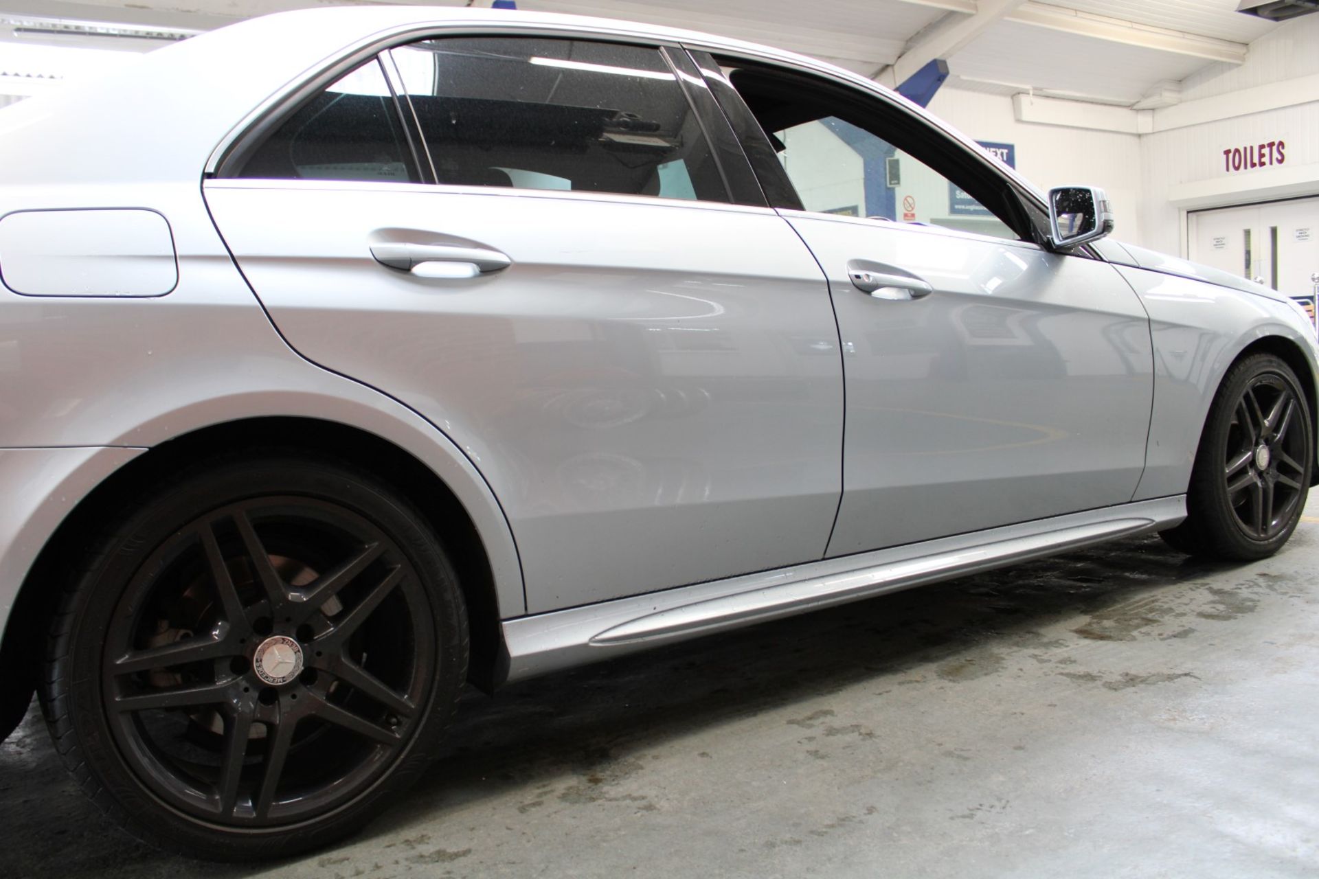 14 14 Mercedes E250 AMG Sport CDI - Image 36 of 71