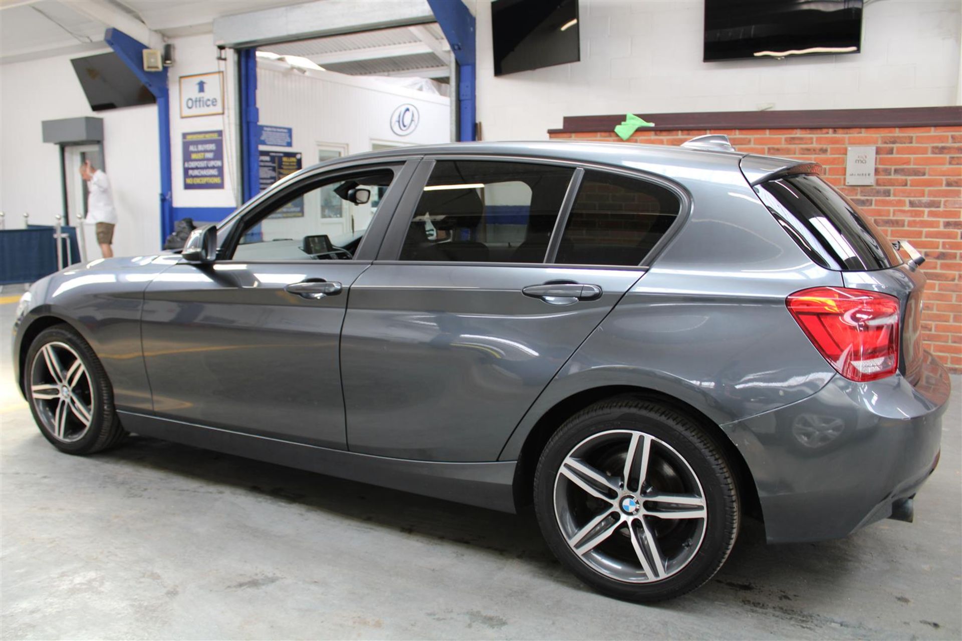 12 12 BMW 114I Sport - Image 28 of 29