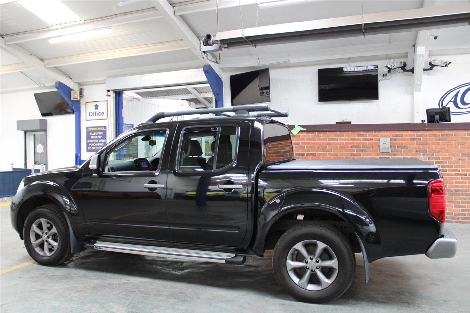 62 12 Nissan Navara Platinum DCI - Image 7 of 40