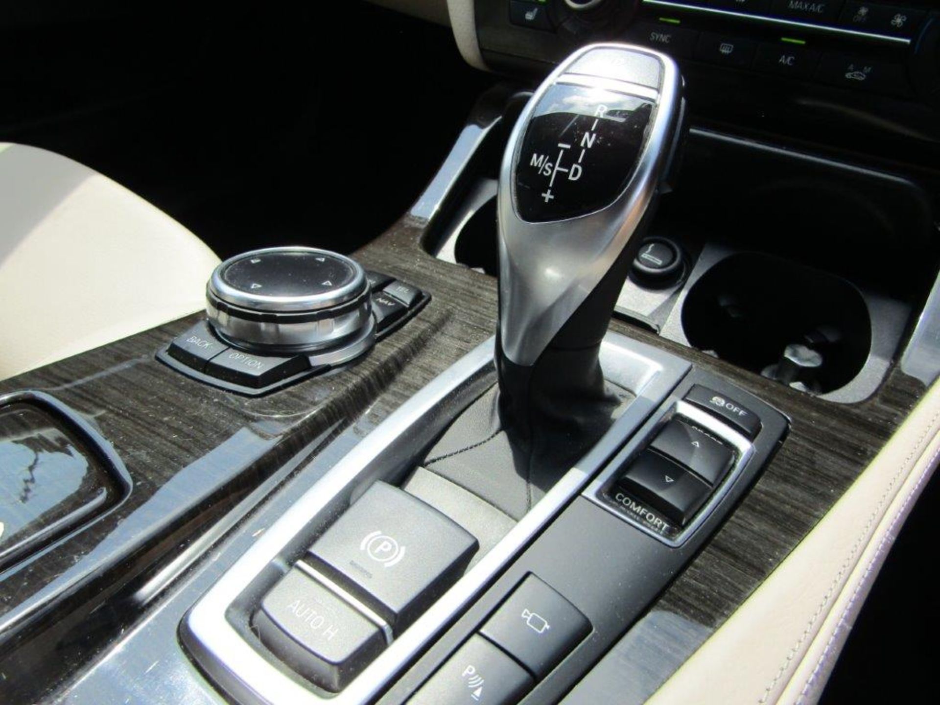 63 13 BMW 530D M Sport Auto - Image 9 of 40