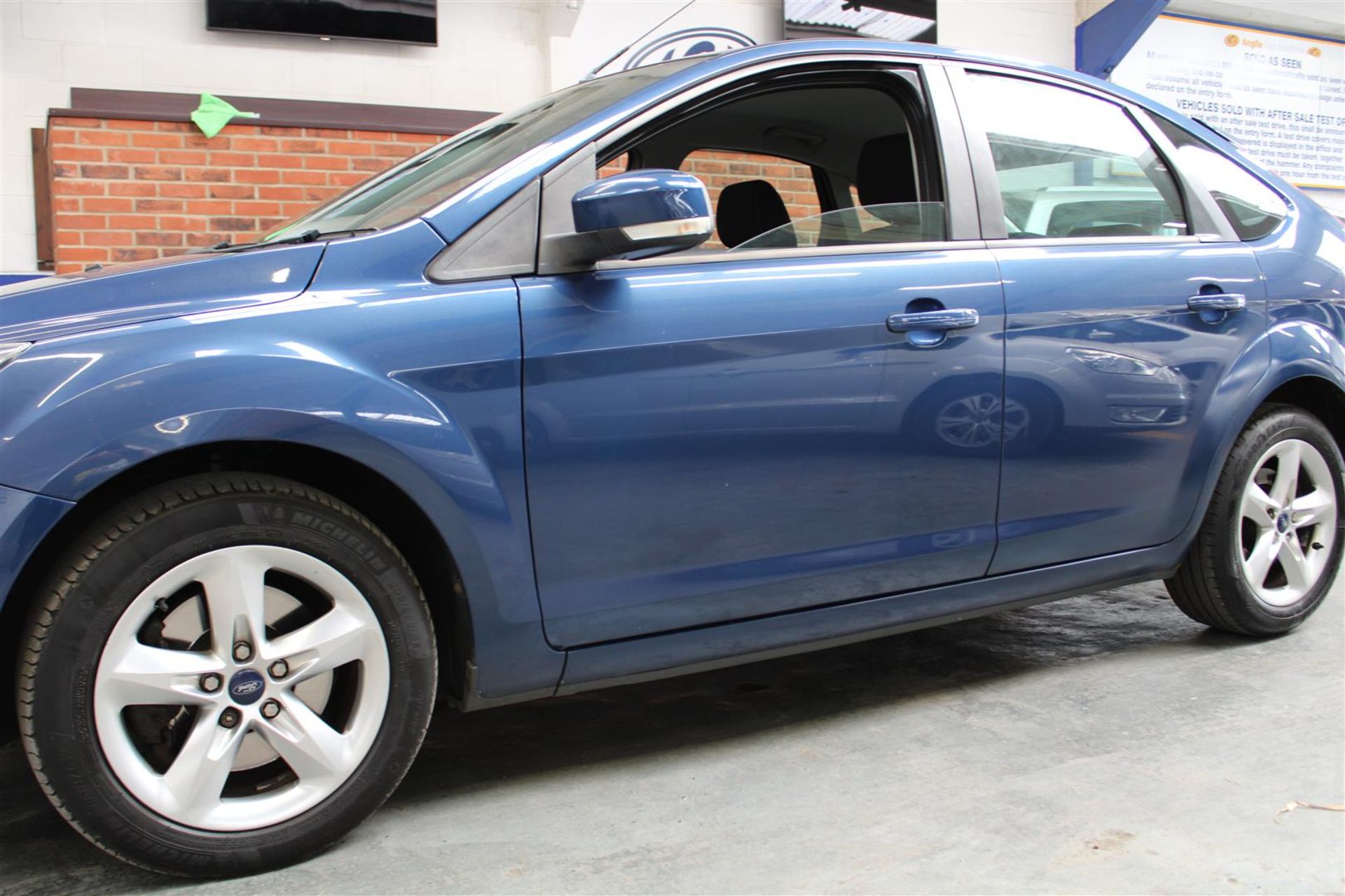 08 08 Ford Focus Zetec TD 136 - Image 5 of 34