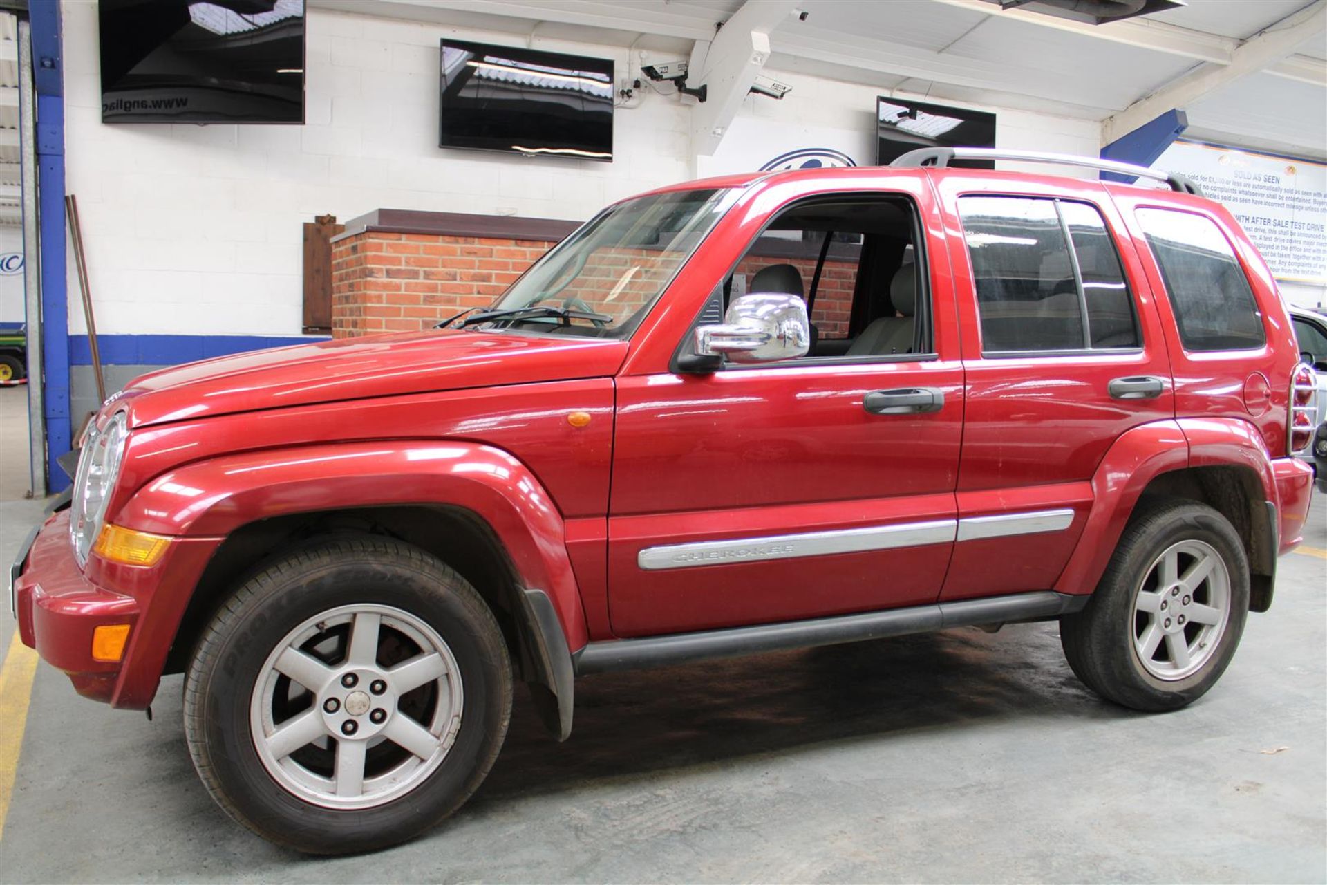 06 06 Jeep Cherokee Ltd V6