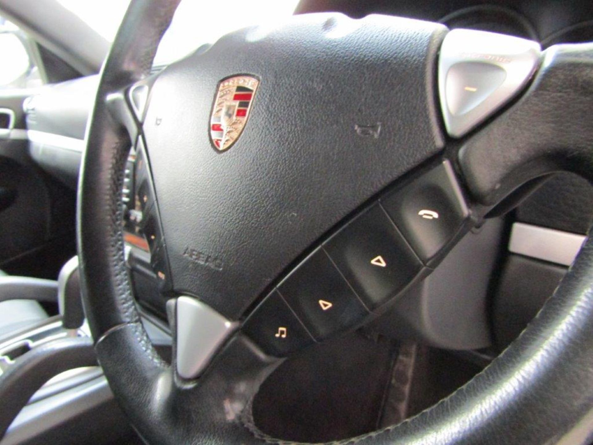 09 09 Porsche Cayenne Tiptronic S D - Image 22 of 43