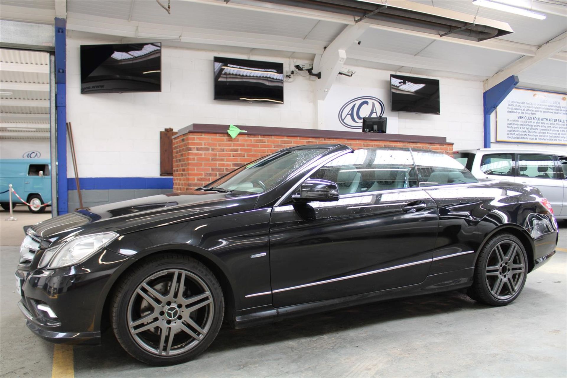 10 10 Mercedes E350 Spt CDI Blue - Image 32 of 39