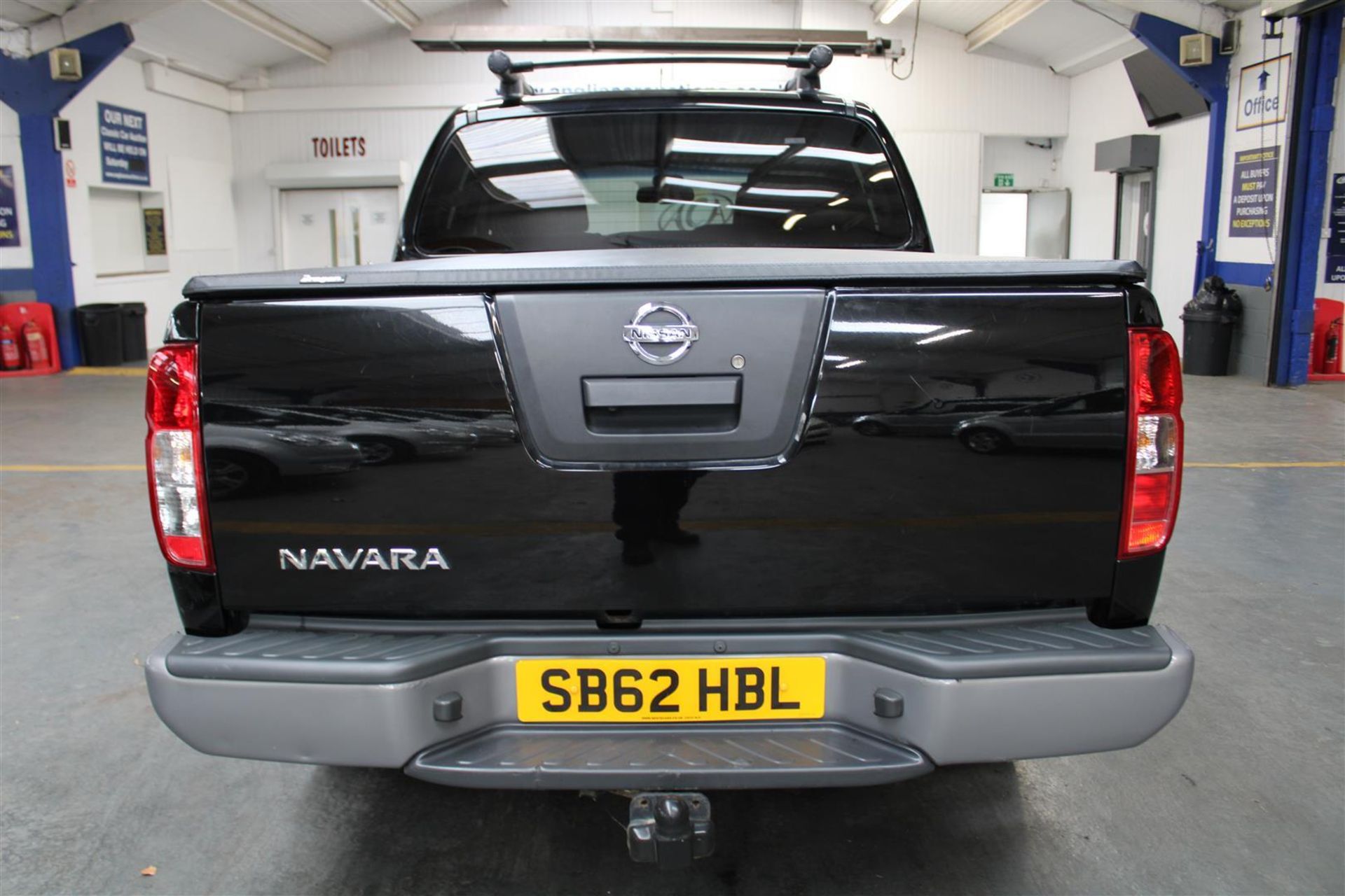 62 12 Nissan Navara Platinum DCI - Image 6 of 40