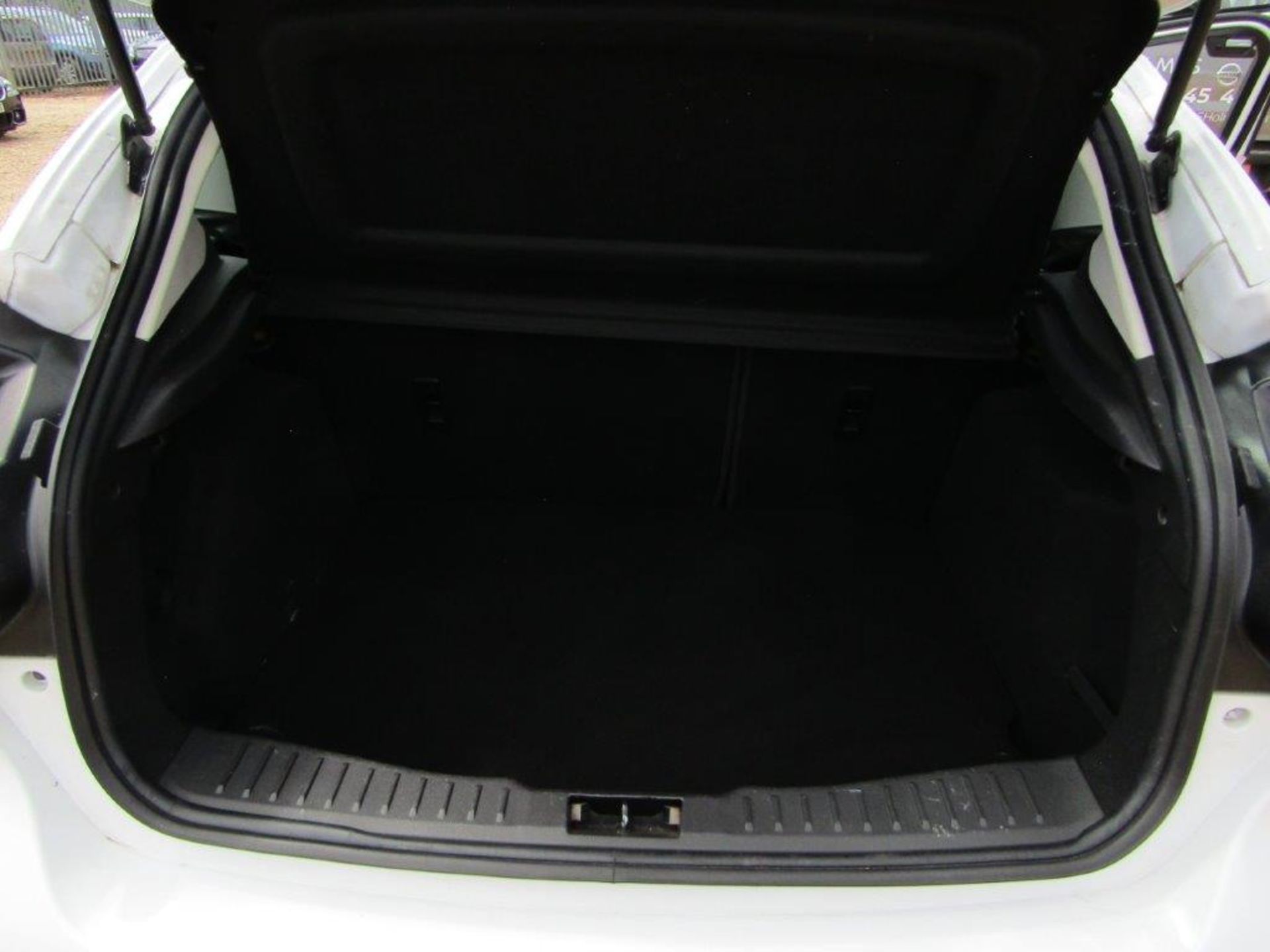 64 14 Ford Focus Zetec TDCI - Image 22 of 27