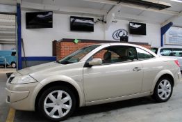 57 07 Renault Megane Privilege